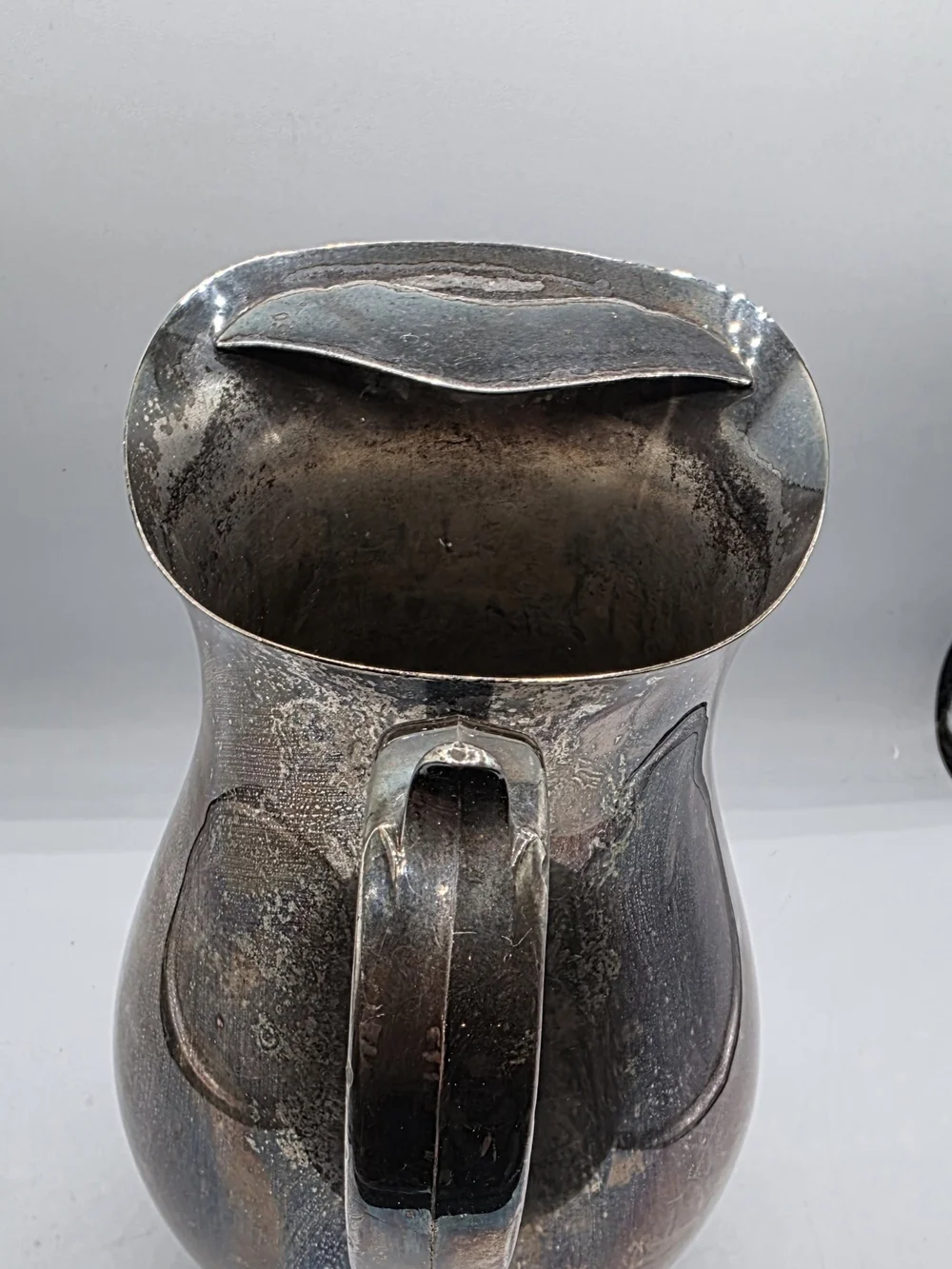 Vintage Wm. Rogers Silver Plated Beverage Water Pitcher with Ice Guard